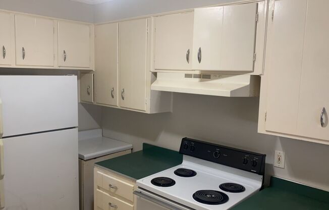 2 beds, 1 bath, $1,700