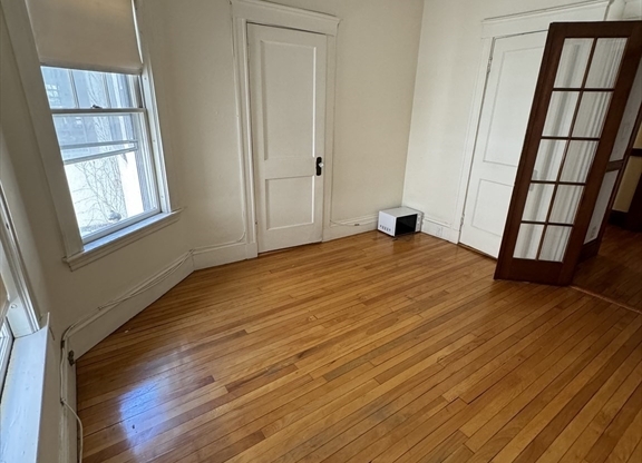 1 bed, 1 bath, 650 sqft, $3,000, Unit 36