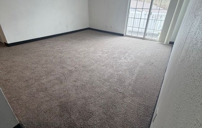 3 beds, 2 baths, 1,225 sqft, $1,395, Unit 1102 10A