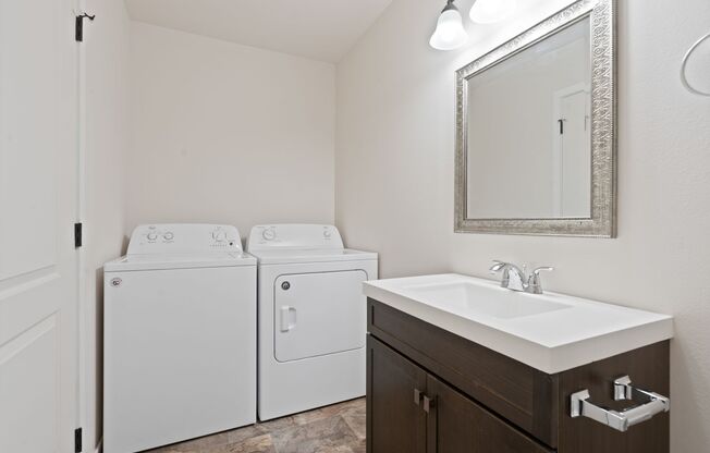 2 beds, 1.5 baths, 1,050 sqft, $1,400, Unit 5