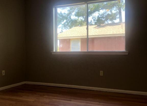 2 beds, 2 baths, 970 sqft, $850