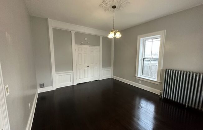 3 beds, 1 bath, 1,100 sqft, $1,500, Unit Floor 1