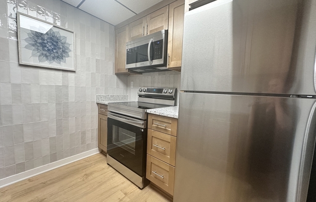 50 56 BROADLAWN PARK