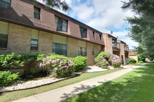 2 beds, 1.5 baths, 925 sqft, $2,250, Unit 1412