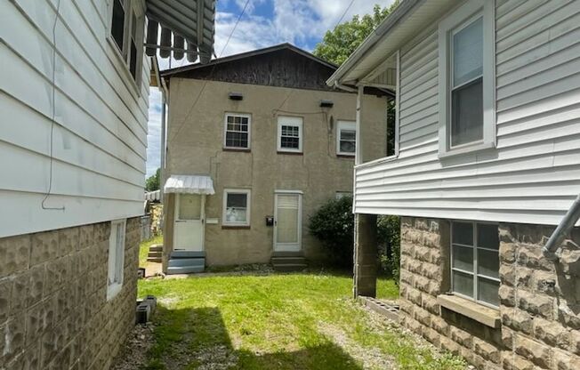 2331 1/2 Washington Street West