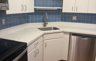 2 beds, 2 baths, 1,004 sqft, $3,350, Unit 401