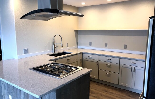 Stunning 2 Bed 2 Bath Home with Gorgeous Mountain Views!
