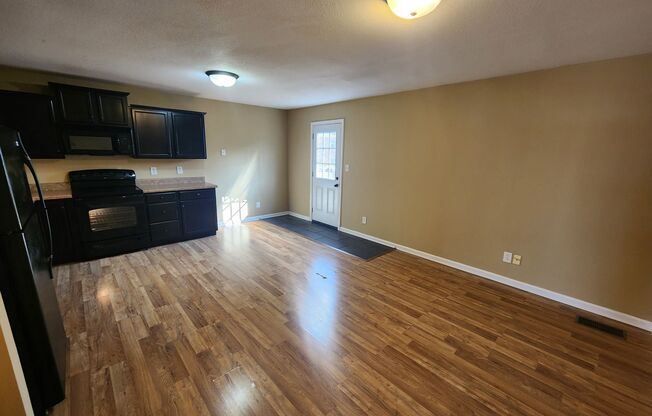 3 bedroom townhouse available now