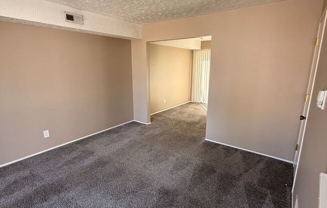 2 beds, 1 bath, 869 sqft, $1,139, Unit 12720S