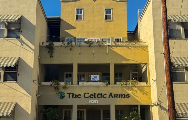 Celtic Arms | Modern Studio Apartments in Bankers Hill San Diego | Near Balboa Park & Downtown