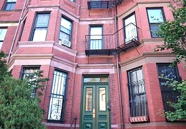 556 COLUMBUS AVE