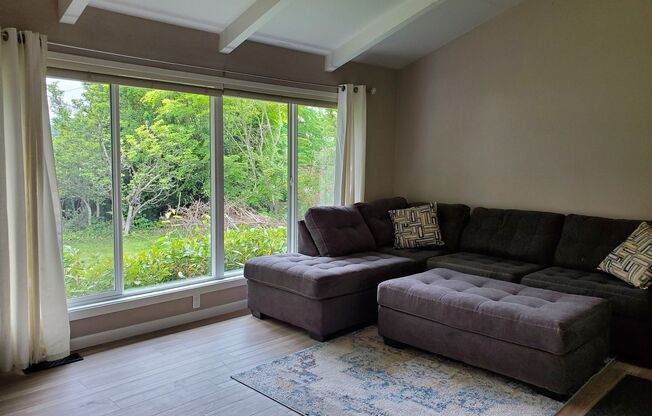 Modern Upgraded 3 bedroom Rambler