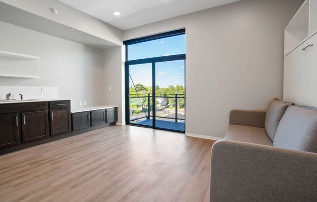 Studio, 1 bath, 390 sqft, $1,075, Unit 2422