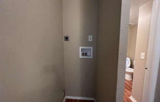 1 bed, 1 bath, $695