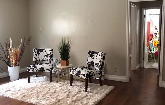 1 bed, 1 bath, $1,095, Unit B6