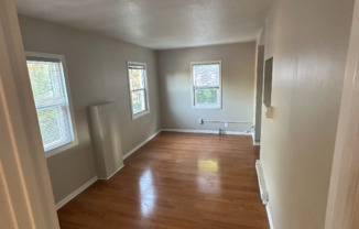 306 KING ST W