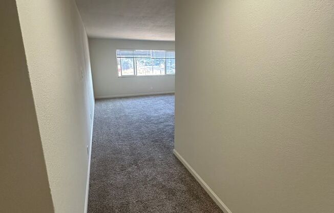 2 beds, 1 bath, 822 sqft, $2,300, Unit Apt 21