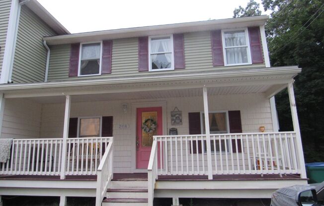 Gorgeous 3 Bedroom Lowell Townhouse For Rent!