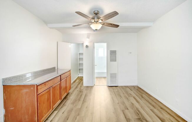 1010 Pico Blvd in Santa Monica.  Walk to the beach and Main St!