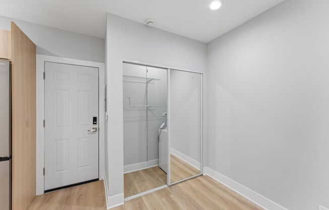 Studio, 1 bath, 205 sqft, $1,425, Unit 105