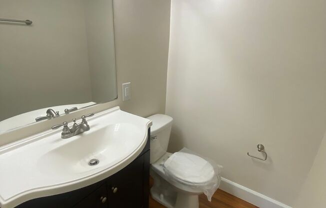 2 beds, 1.5 baths, 881 sqft, $2,100, Unit 5341 #3