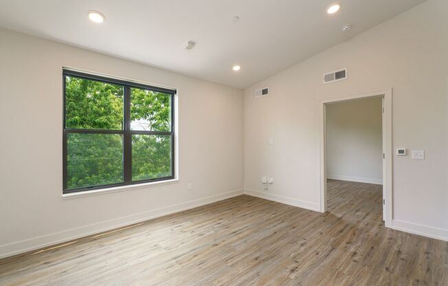 1 bed, 1 bath, $1,405, Unit 1050 N 4th St. Apt. 417