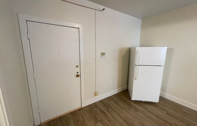 Studio, 1 bath, $725, Unit 430