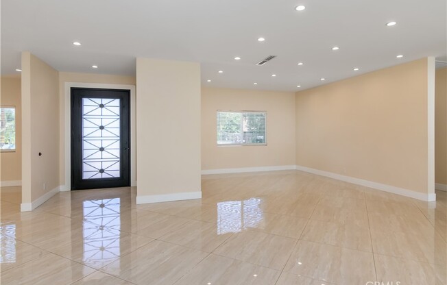 9231 VANALDEN AVE