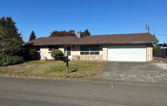 Sprawling Ranch off Mill Plain Blvd- 3 bedrooms