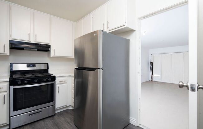 2 beds, 2 baths, $2,950, Unit 7524-A