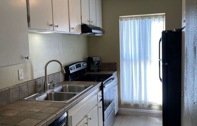 Beautiful 2 Bed, 2.5 Bath Condo in La Mesa