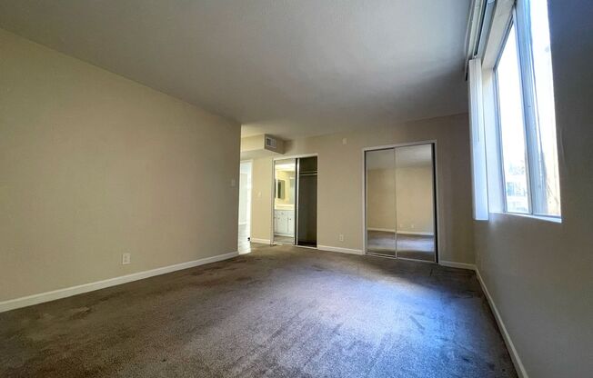 3 beds, 2 baths, $3,295, Unit 201