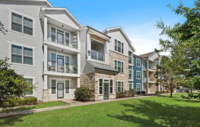 the preserve at ballantyne commons apartment exterior