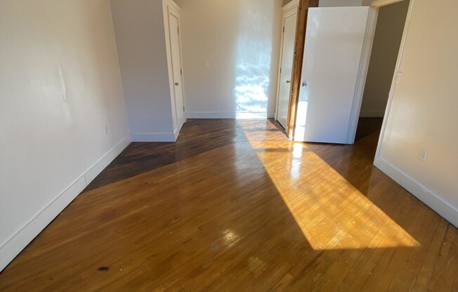 2 beds, 1 bath, 1,100 sqft, $4,400, Unit E214