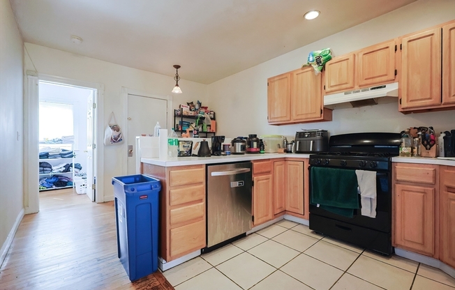 35 Adamson St #3