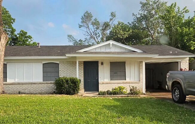 15115 OAKWOOD LN