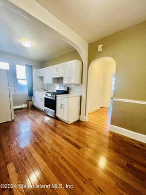 2 beds, 1 bath, 2,200 sqft, $2,300, Unit 1