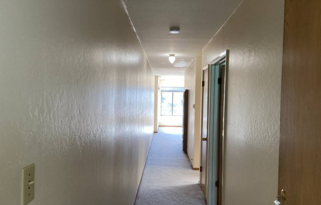 Top Floor 1 Bedroom 1 Bathroom Apartment
