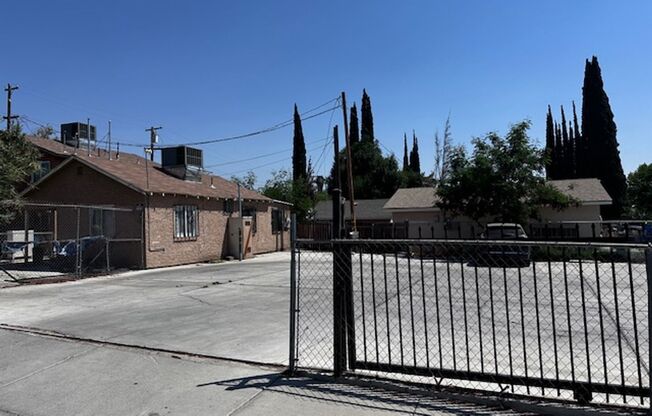 1915 Robinson St A-B