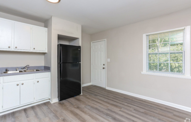 2 beds, 1 bath, 850 sqft, $899, Unit K2