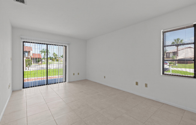1210 SE 8 ST