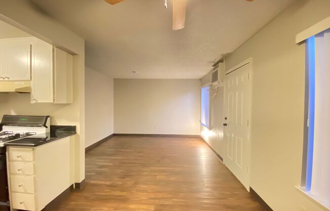 1 bed, 1 bath, 709 sqft, $1,325, Unit 16