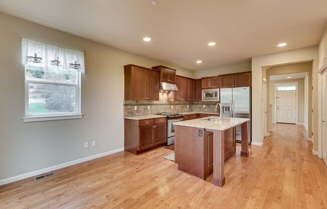 Spacious 4 bedroom home in Redmond!