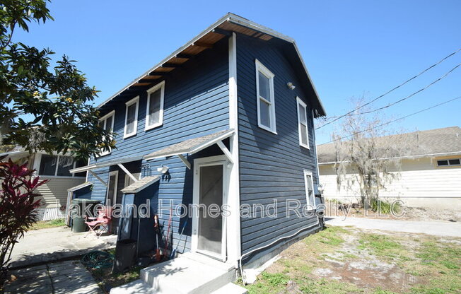 906 1/2 VISTABULA ST