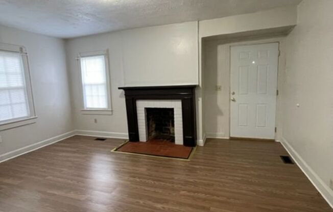 2 beds, 1 bath, $1,650