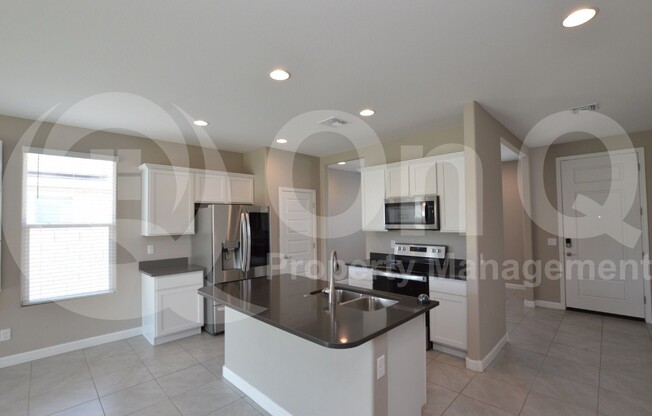 8212 S 45 AVE
