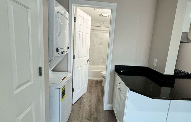 2 beds, 1 bath, 680 sqft, $2,425, Unit 23-38