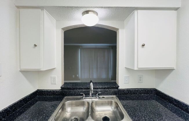 1 bed, 1 bath, 666 sqft, $1,175, Unit 1-129