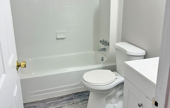 1 bed, 1 bath, 560 sqft, $825, Unit 611-05