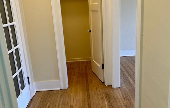 Studio, 1 bath, 430 sqft, $1,125, Unit 412